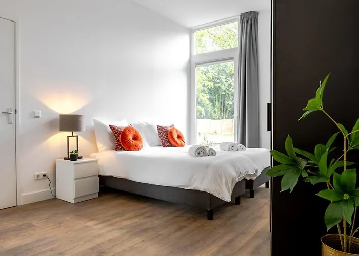 Spacious Home, 10 Min From Efteling 公寓 提耳堡